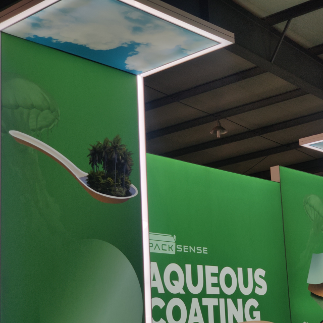 20x20 Custom Modular Hybrid Exhibit Booth Design with 3-Tier Display Table